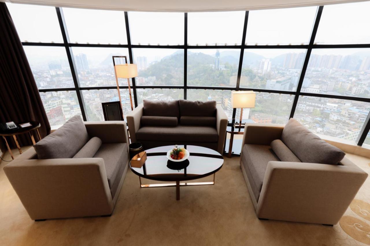 Argyle Grand Hotel Xingyi  Buitenkant foto