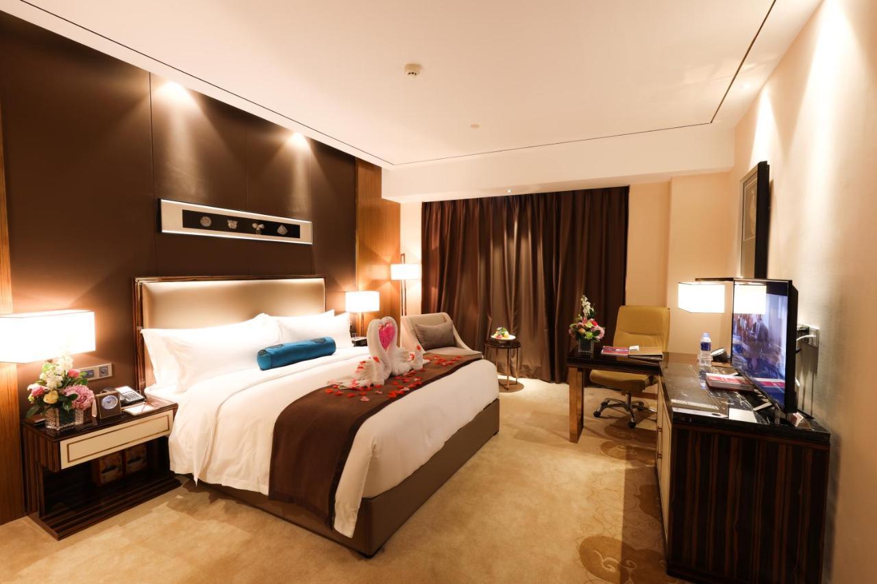 Argyle Grand Hotel Xingyi  Buitenkant foto