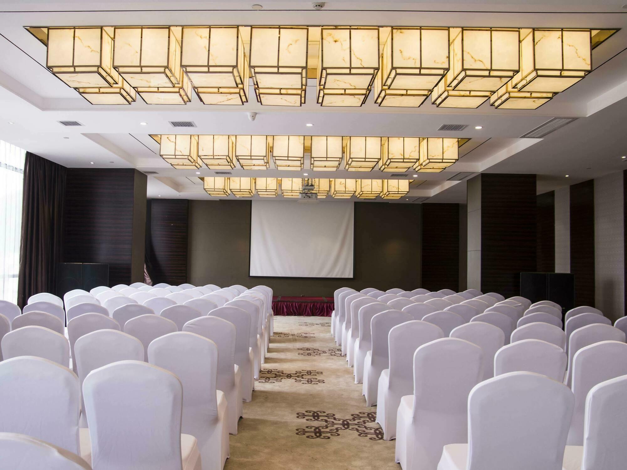 Argyle Grand Hotel Xingyi  Buitenkant foto