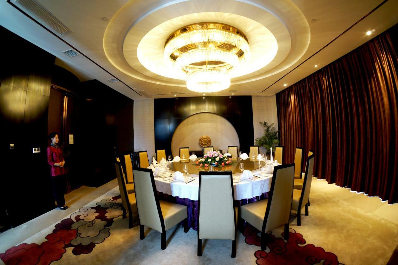 Argyle Grand Hotel Xingyi  Buitenkant foto